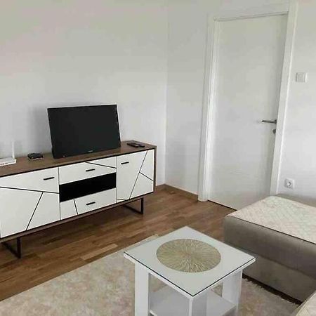 Apartman Vrbas 1 + Podzemna Garaza Banja Luka Exterior foto