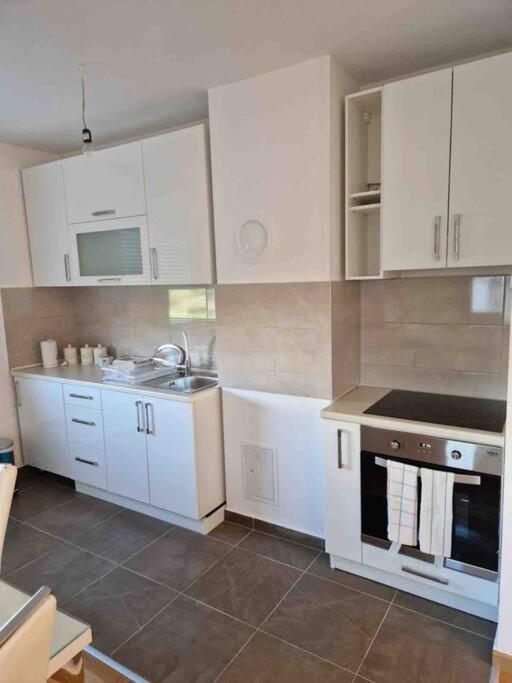 Apartman Vrbas 1 + Podzemna Garaza Banja Luka Exterior foto